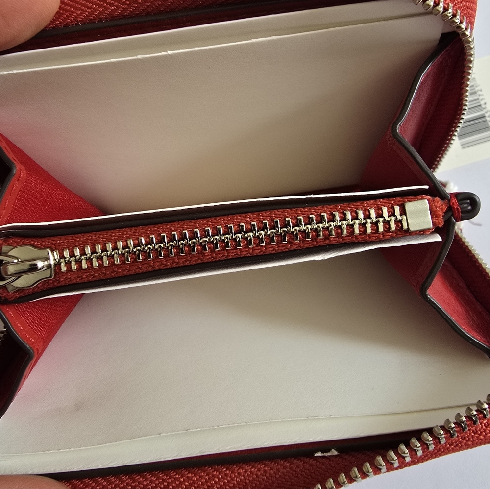 Tory Burch Small Kira Croc-Embossed Leather Zip-around Wallet Red Sky - Picture 6 of 8